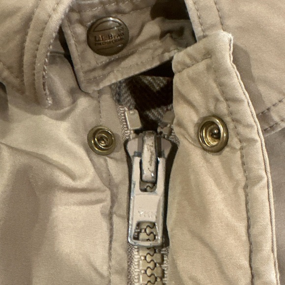 LL Bean Mens XL. Smoke free home. Quilted, heavy chore coat. - Picture 7 of 11